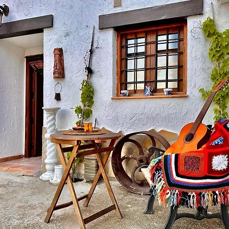 Complejo Rural Casas-cueva La Teja