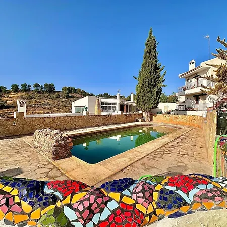 Complejo Rural Casas-cueva La Teja * Cortes de Baza
